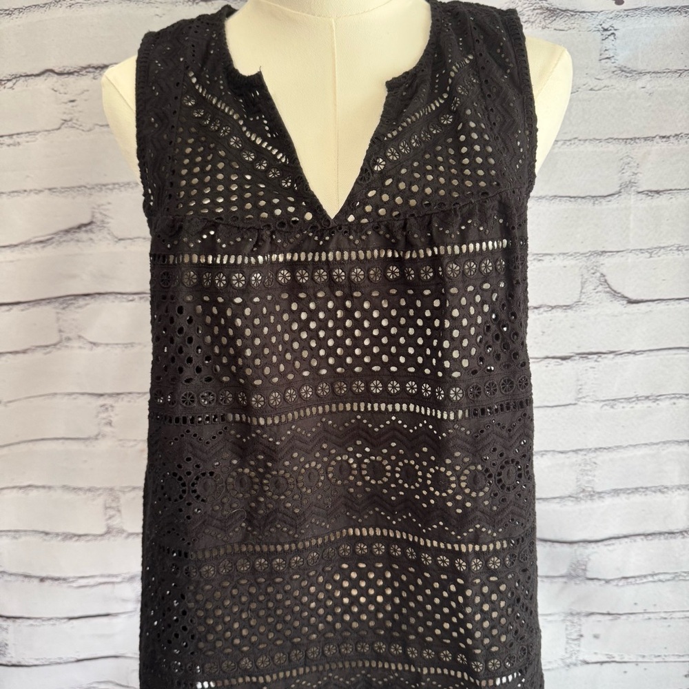 Lucky Brand Black Eyelet Lace Sleeveless Blouse Women's Small Boho V Neck Cotton